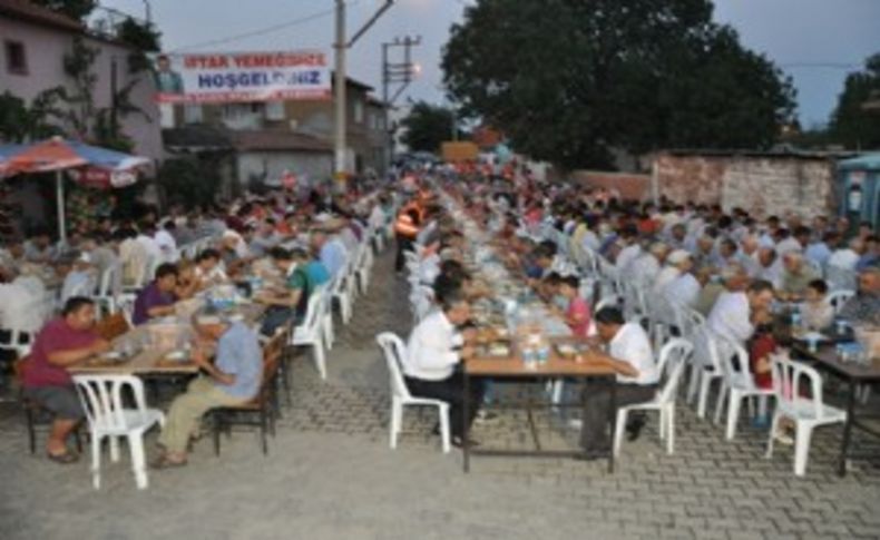 Menemen'de birlikteliğin adı: 'Sokak iftarları'